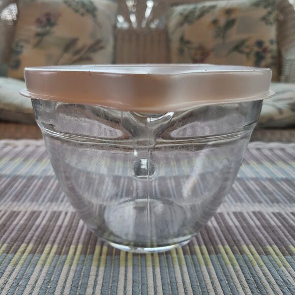 Pampered Chef 4 Cup 1 Quart Classic Glass Measuring Mixing Batter Bowl With Lid - Picture 2 of 10